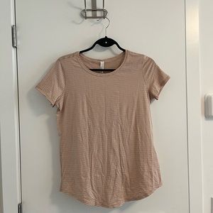 Lulu Lemon T-Shirt Size 6